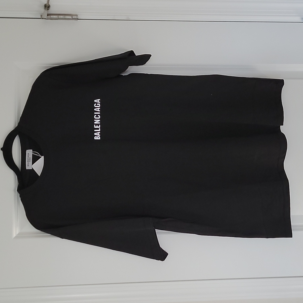 Black t-shirt